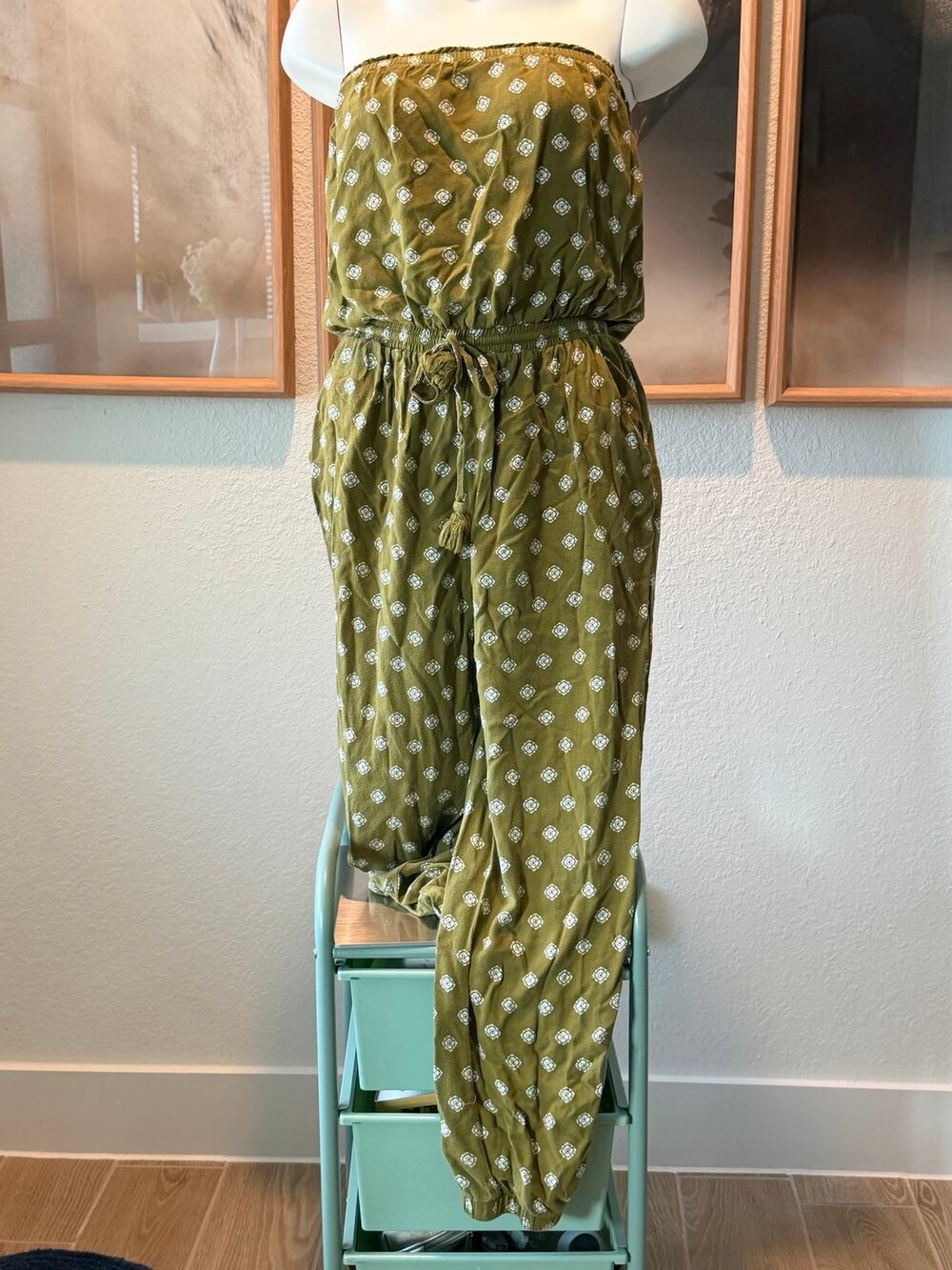 Forever 21 olive green jumpsuit SIZE L 0054